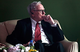 Buffett Surprised as Top Berkshire Exec Departs