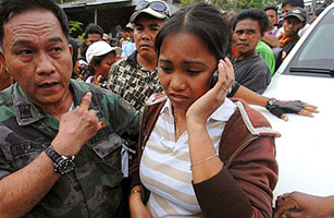 Filipino Tribesmen Release 12 Hostages