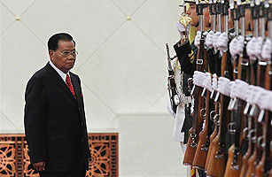 Burma General Than Shwe says hes stepping down. But few believe him