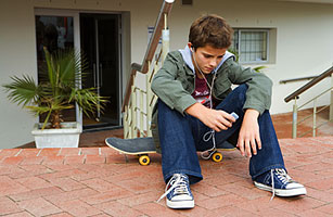 Are iPods, Earphones Behind Rising Teen Hearing Loss?