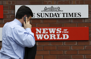 Two Journalists Arrested in Britains New Phone-Hacking Probe