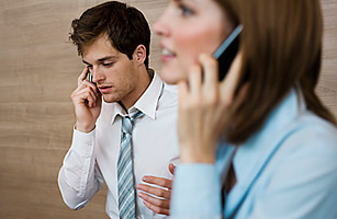 Experts: Cell Phones May Be Carcinogenic