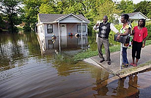 Memphis Watching Rising Mississippi River