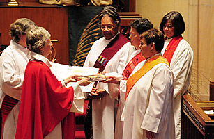Efforts Rising to Ordain Women as Roman Catholic Priests