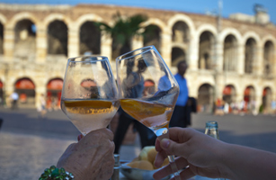 Spumante vs. Champagne: Battle of the Bubblies