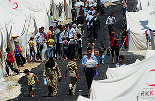 Thousands of Syrians March, Defying Armys Guns