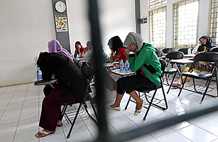 After Beheading, Indonesia Bars Maids from Work in Saudi Arabia