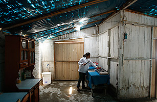High Food in Low Places: The Gourmet Cooking School in the Middle of the Slum