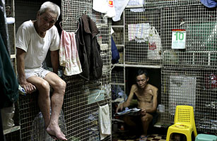 As Recession Eases, No Escape for Hong Kongs Cage Dwellers