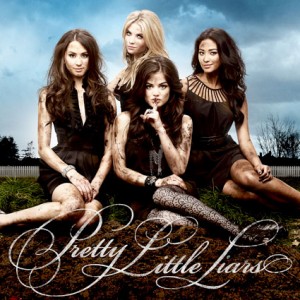 Pretty-Little-Liars-Aria-Spencer-Emily-Hanna