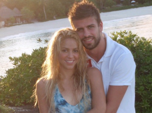 Shakira-Pregnant-500x374