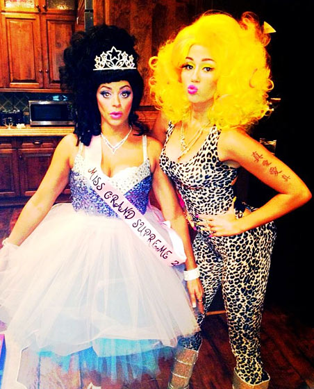 1351714138_miley-cyrus-560