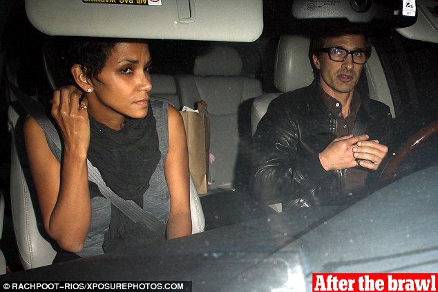 article-2237208-162D1E4F000005DC-317_634x422