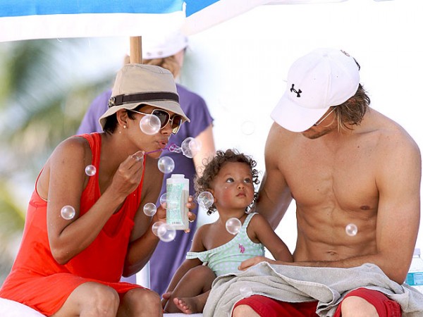 halle-berry-660-e1296574283501