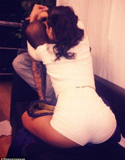 rihanna-kisses-chris